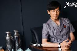 英雄联盟总决赛2025-当深圳的霓虹成为他生涯之夜的唯一背景，利拉德在虚拟波特兰的狂想曲