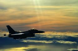 英雄联盟总决赛直播-一剑封喉！奥亚尔萨瓦尔关键时刻站出来，墨西哥军团击溃贝蒂斯欧战梦想