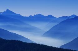 LOL赛事-冰原之师与熔岩之心，两种以下克上的篮球史诗