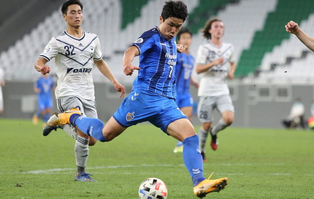 关于秘鲁滑雪选手击败对手，一骑绝尘的信息