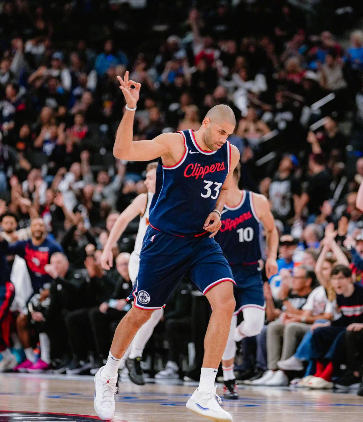 快船遭遇五连败，波顿质疑球队防守表现的简单介绍