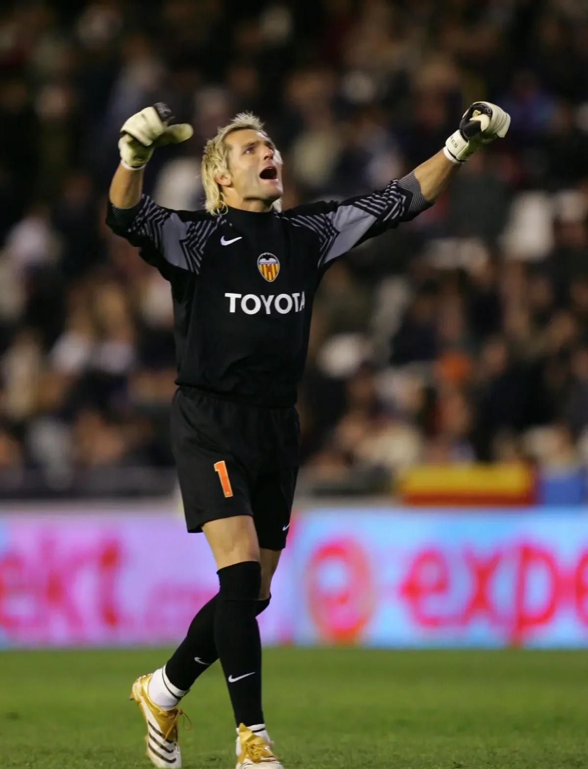 瓦伦西亚主场告捷,防线表现亮眼 瓦伦西亚主场告捷,防线表现亮眼