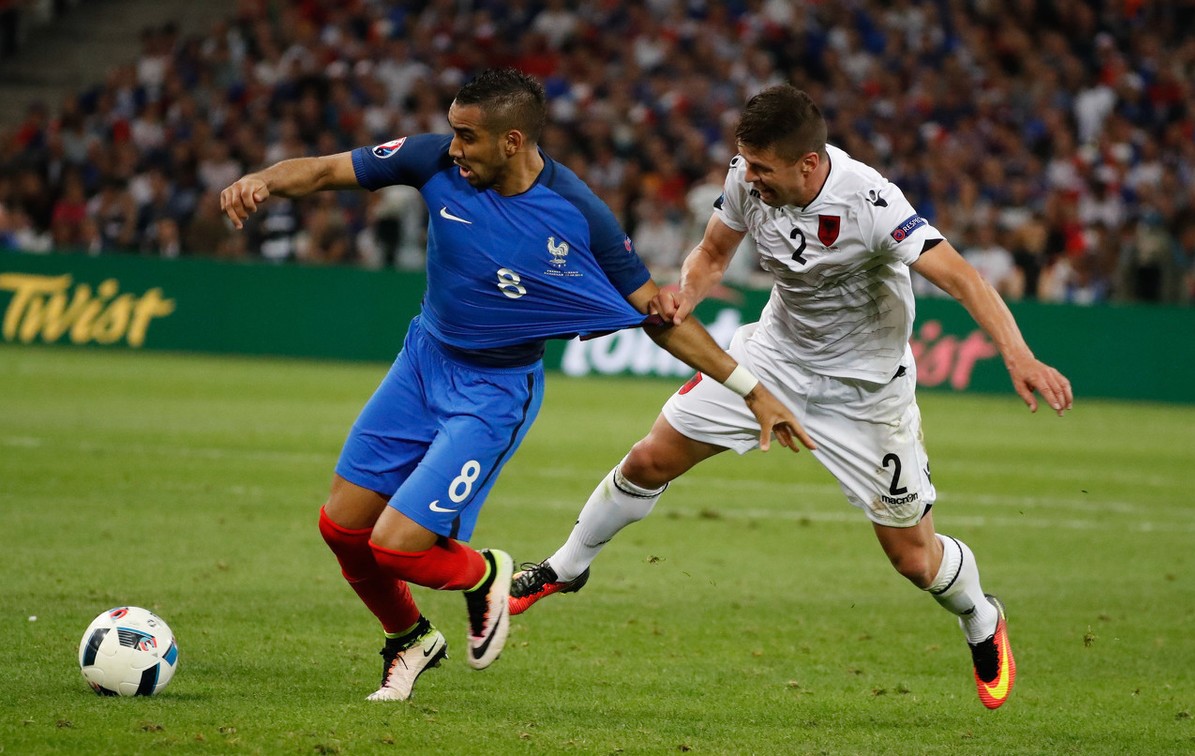 关于拉科鲁尼亚主场大胜对手，实现反弹的信息